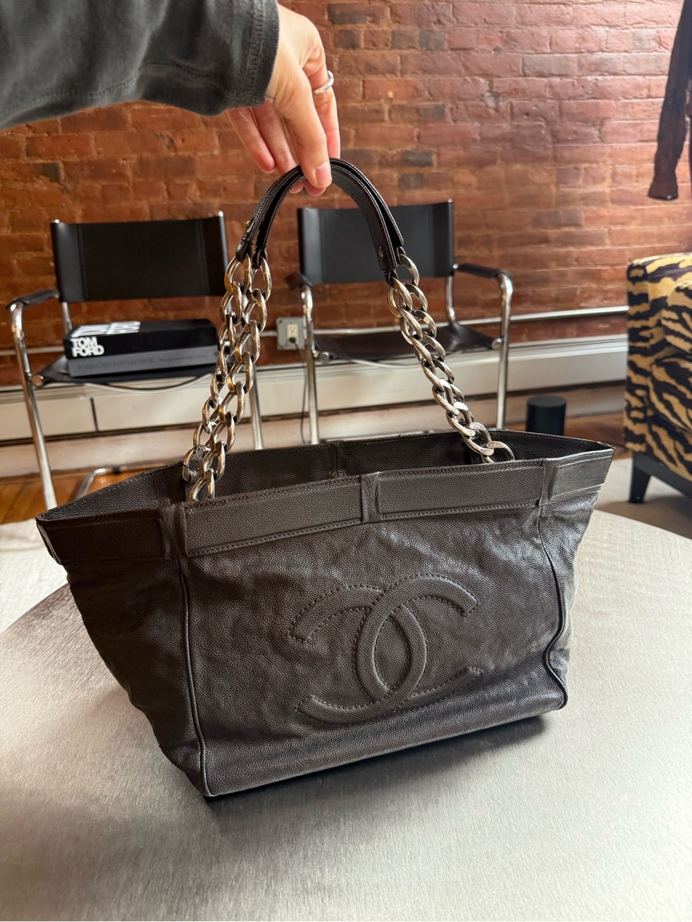 CHANEL CHOCOLATE BROWN CHAIN TOTE